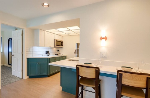 San Jose Hotel | Your Home Away From Home! 2 Relaxing Units, Free Breakfast, Pet-friendly!