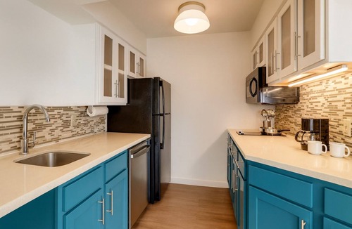 San Jose Hotel | Your Home Away From Home! 2 Relaxing Units, Free Breakfast, Pet-friendly!
