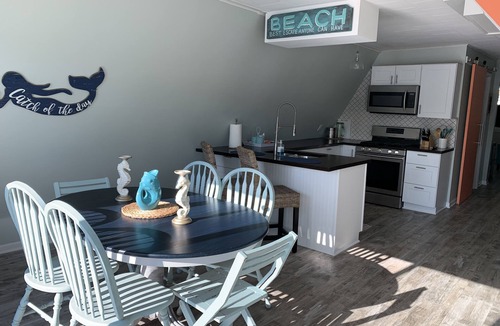 Oscoda House | Your home away from home w/comfy furnishings, beachy vibes & coastal decor