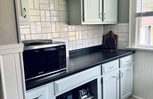 South Bend House | Your Notre Dame Weekend Starts Here! 2B/2Ba-2.3m from Notre Dame-Game Day Ready