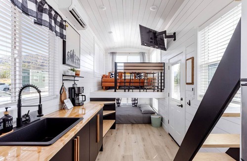 Apple Valley Cabin | Zion's Gateway: Fully Equipped Tiny Home for Your Utah Exploration!