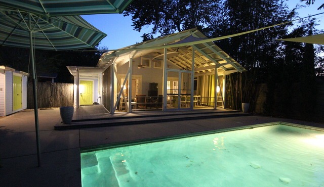 1 1/2 Block From Beach With Private Pool and Hot Tub
