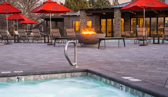 1 Bedroom w/Loft Cabin Sleeps 6, Top Notch Amenities, 30 min. to Sedona no Pet