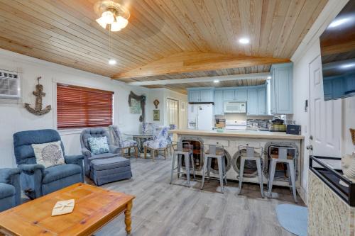 1 Mi to Festivals! Grand Isle Getaway w/Deck