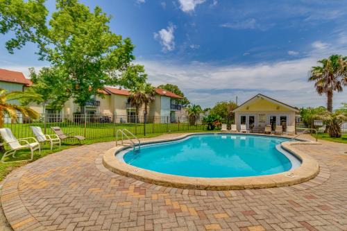 10 Mi to Navarre Beach! Waterfront Rental w/Pool