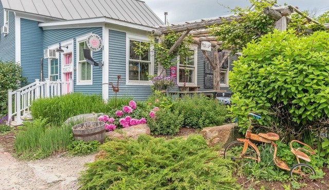 14 Snowside 2 Bedroom Condo by RedAwning