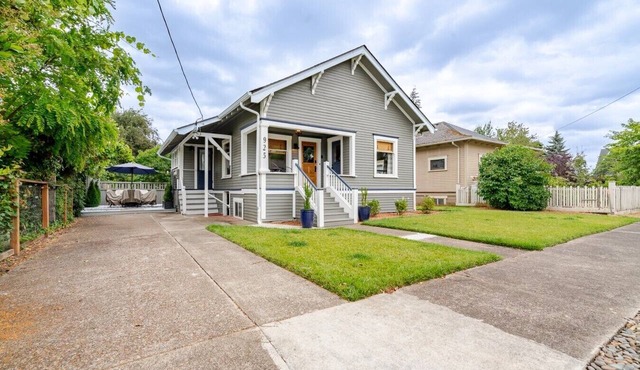 1910 Craftsman on Walnut