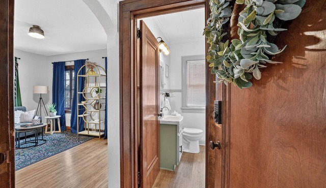 1br apt- heart of Uptown Maumee w/ fiber WiFi! #4