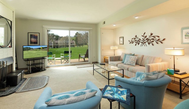 2 bed, 21/2 bath condo, heated pool