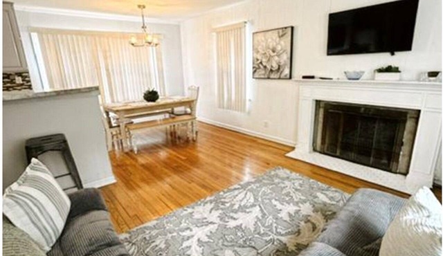2 blocks to ND! 4 bedroom 2 bath home(1217)