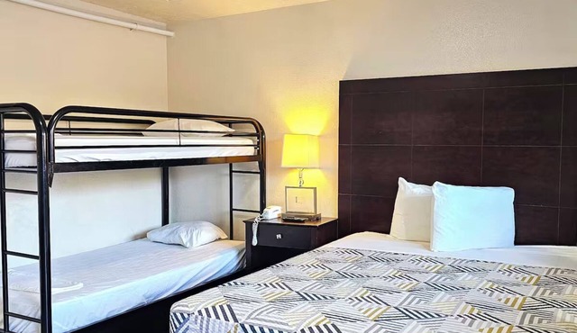 2 Budget Rooms with Easy Walkability to Popular Portland Hotspots