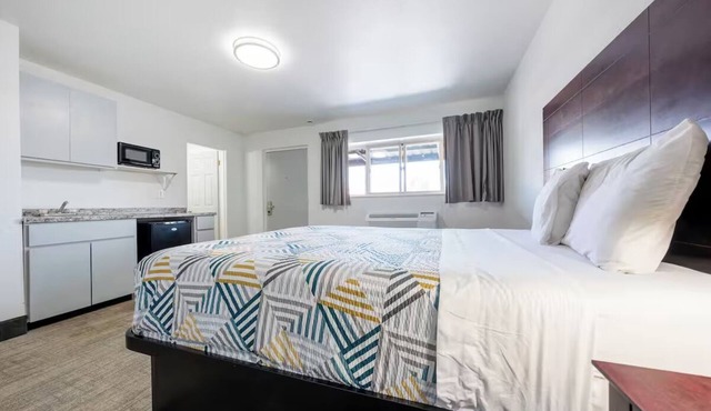2 Comfortable Rooms Close to Portland Attractions – Easy Transit Access