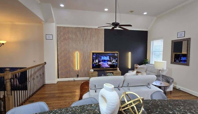 2 Prime Galleria Rentals | Private Jacuzzi |8 beds in Houston