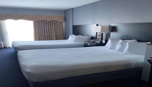 2 Queen Bed Unit w/Lake View | Breakfast Included | Nearby Lake & Hiking Site