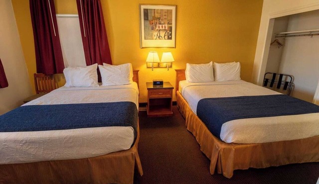 2 Queen Beds Non-Smoking