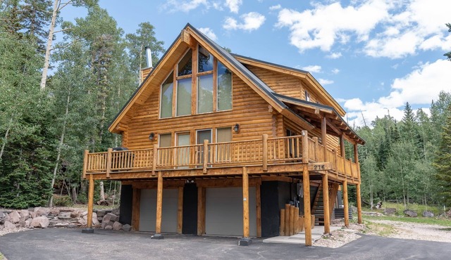 216 Rue Jolley -immaculate cabin with the feeling of home. guaranteed memories.
