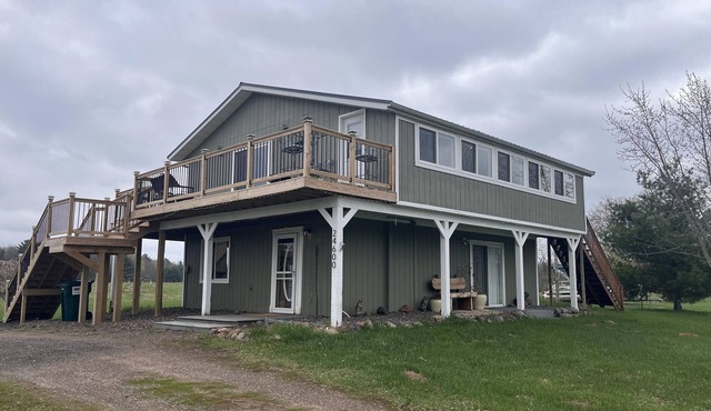 3 Bedroom Charming Lakehouse
