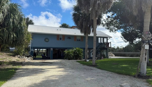 3-bedroom stilt home designed for hunters, fisherman, scallopers & nature lovers in Crystal River