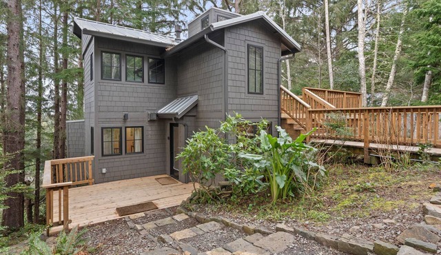 30 Day Stay at Cannon Beach Cedar n' Sea Walkable!