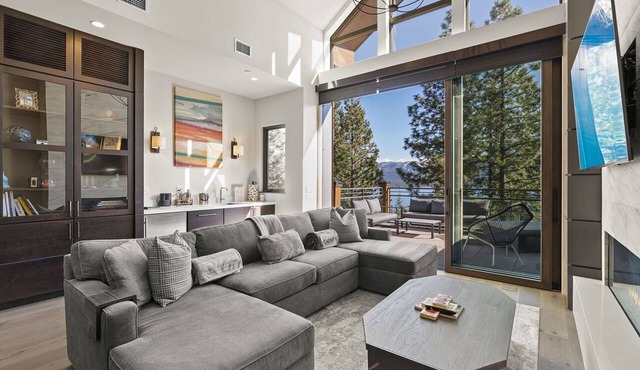 305A Boulder | 4BR/4BA Crystal Bay Lake View
