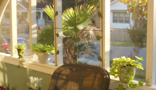 3BR home, 2blks to Beach, Keesler, 30 day rental with utilities