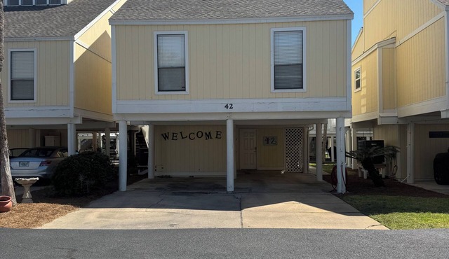 3BR Villa in Sandpiper Cove with private beach access and multiple amenities.