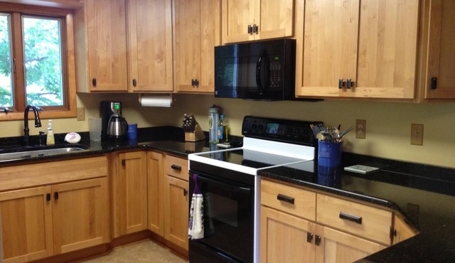 4 Bedroom, 2 bath home with Portage lake access