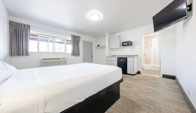 4 Pet-Friendly, Budget Rooms Close to Mt. Tabor Park