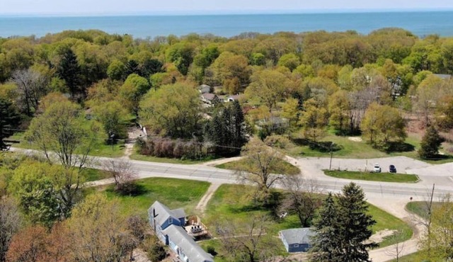 4 Unique Cottages Sleeps 16 Comfortably on 1 Acre