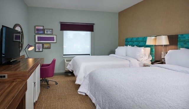 4 Welcoming Rooms w/Indoor Pool, Free Parking + Free Hot Breakfast