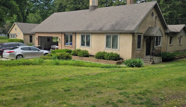 5 acres, Lake access, boat ramp, sand beach, 4 car garage, 20 min.to IN/MI bor