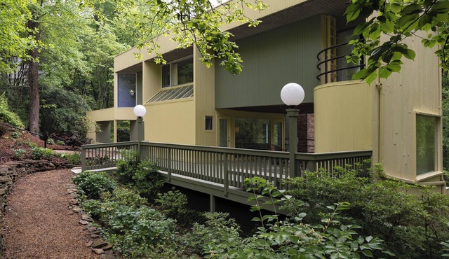70s Mod House - 5 Min to UT