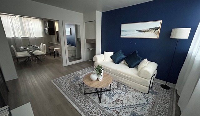 7Min-DT | King Bed | 400mbs Wifi | Free Parking