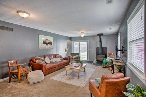8 Mi to Lake Eerie & Dtwn Toledo! Peaceful Cottage