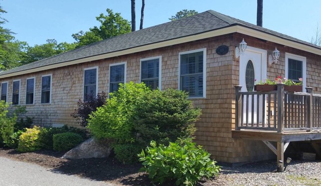 A Spacious Vacation Cottage in Sheepscot Harbour in Edgecomb