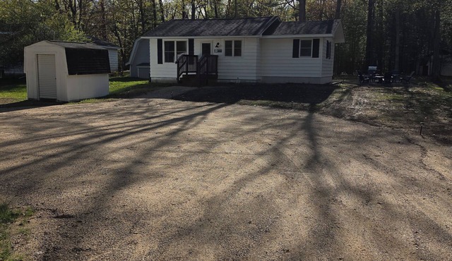 Adorable 2-bedroom cabin in Higgins Lake perfect for a getaway