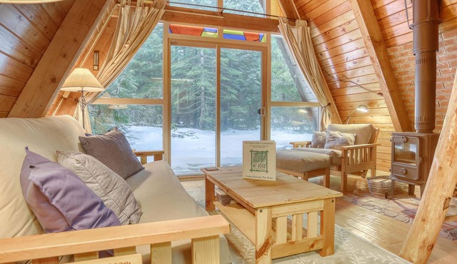 Adorable A-Frame of Mind Retreat for quiet romantic getaways