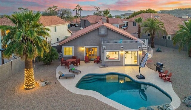 Ahwatukee Retreat: Pool, Mtn Views & Rooftop Deck in Phoenix