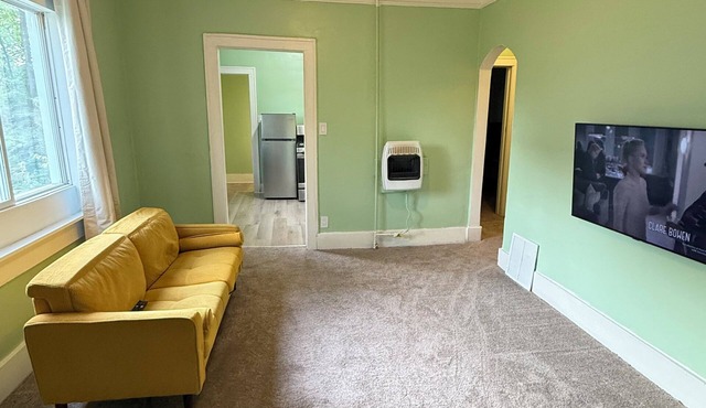 Alma’s Garden Inn – Grand Executive Suite 2BR King & Queen