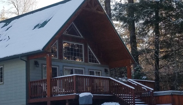Alpine Chalet, Htub, Fp, Walk to Brewery, Ski White Pass, Best Value in Packwood