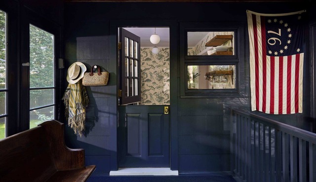 Amagansett Historic Ocelot Cottage - walk to town, bike to beach!