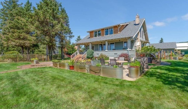 AMAZING VIEW, Waterfront, HOT TUB, Pets OK, Enclosed Yard (Bliss)