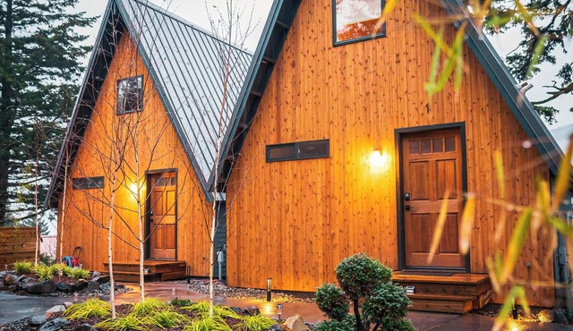 ArtBliss III: River Views, Soaking Tub, Firepit