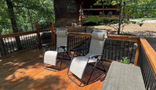 Authentic Cedar Cabin-Dogwood Cabin-with Pool & Meramec River Access