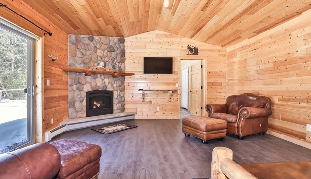 Barndominium Cabin Northwoods close to SLOs