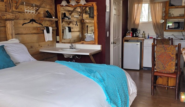 Basecamp 6 at the Cedaredge Lodge – Quiet Creekside Comfort.