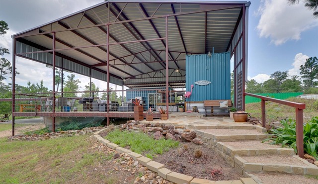 Bastrop Container Hideaway-Forest Views-Near Hiking
