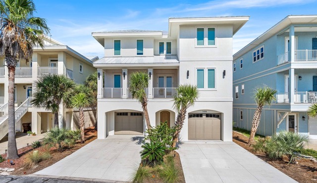Beach & Bay - Luxury Retreat with Gulf Views, Golf Cart 🛺, Elevator in Navarre