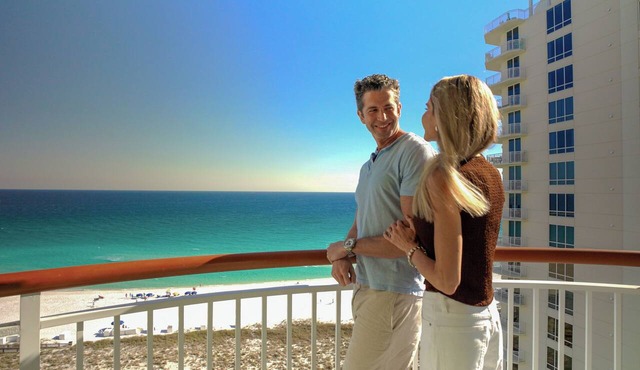 Beach Colony West 11C Gulf-Front 3BD/3BA w/Beach Service + Sleeps up to 8