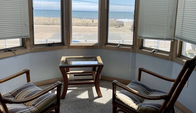 Beach House in Misquamicut! in Westerly